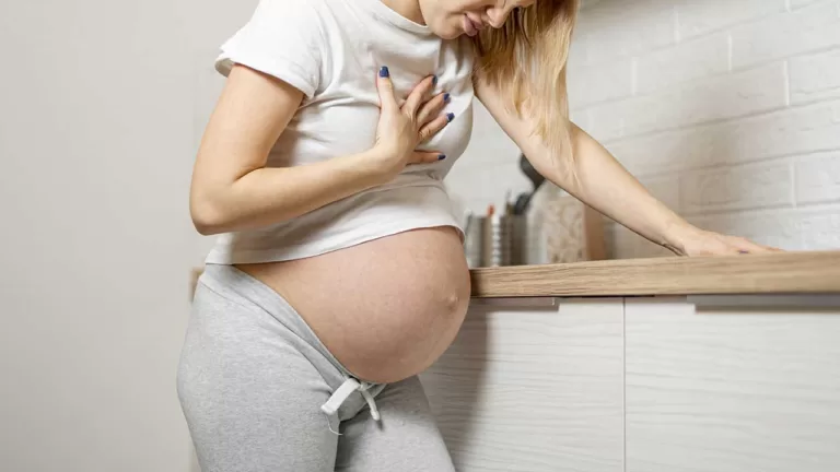 Nietrzymanie moczu w ciąży: Zrozumienie i zarządzanie powszechnym problemem