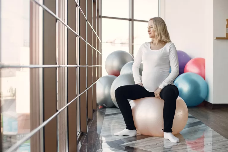 Zmiany hormonalne w ciąży: Wpływ na nawilżenie pochwy i wrażliwość tkanek