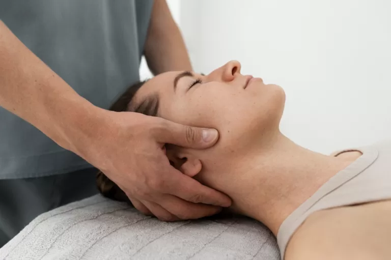 Bóle głowy pochodzenia szyjnego: diagnoza i leczenie osteopatyczne